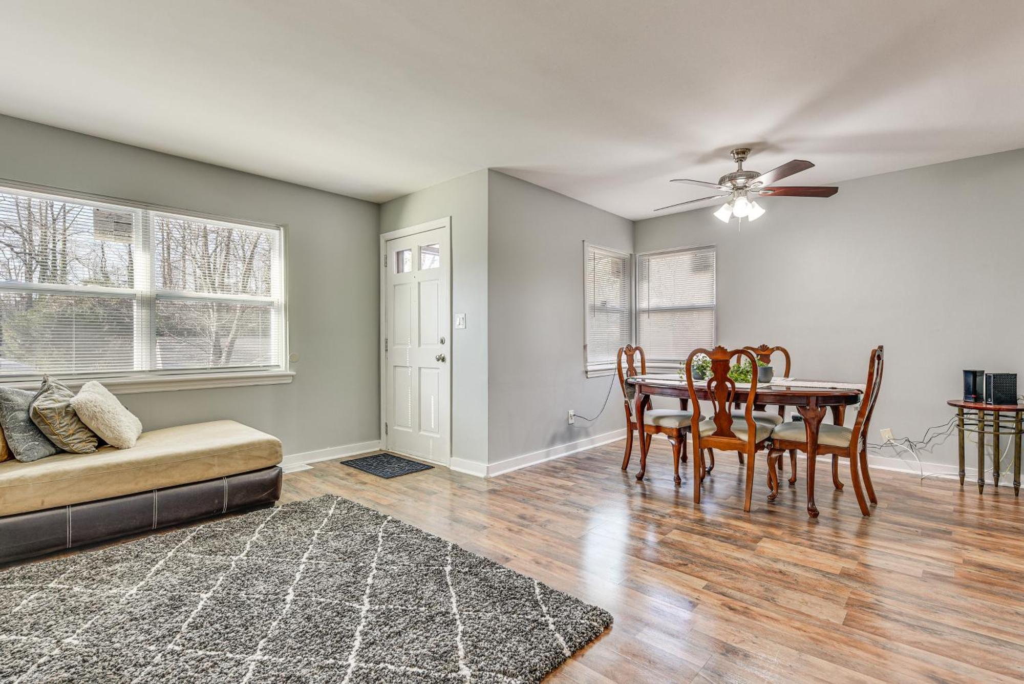 Holiday home Updated With Yard About 3 Mi To Uptown! *