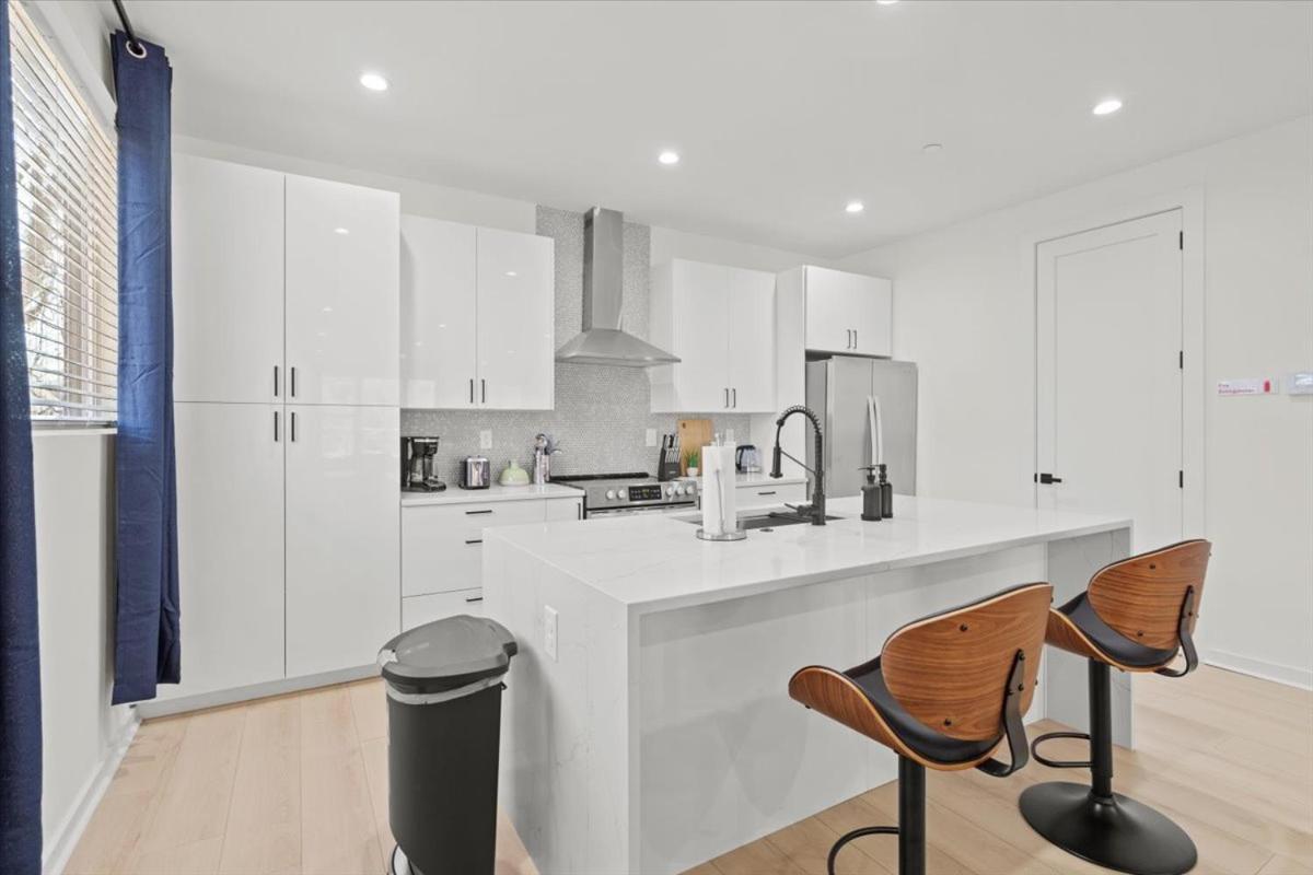 Apartment Stylish Modern 3br 3,5ba Townhouse In