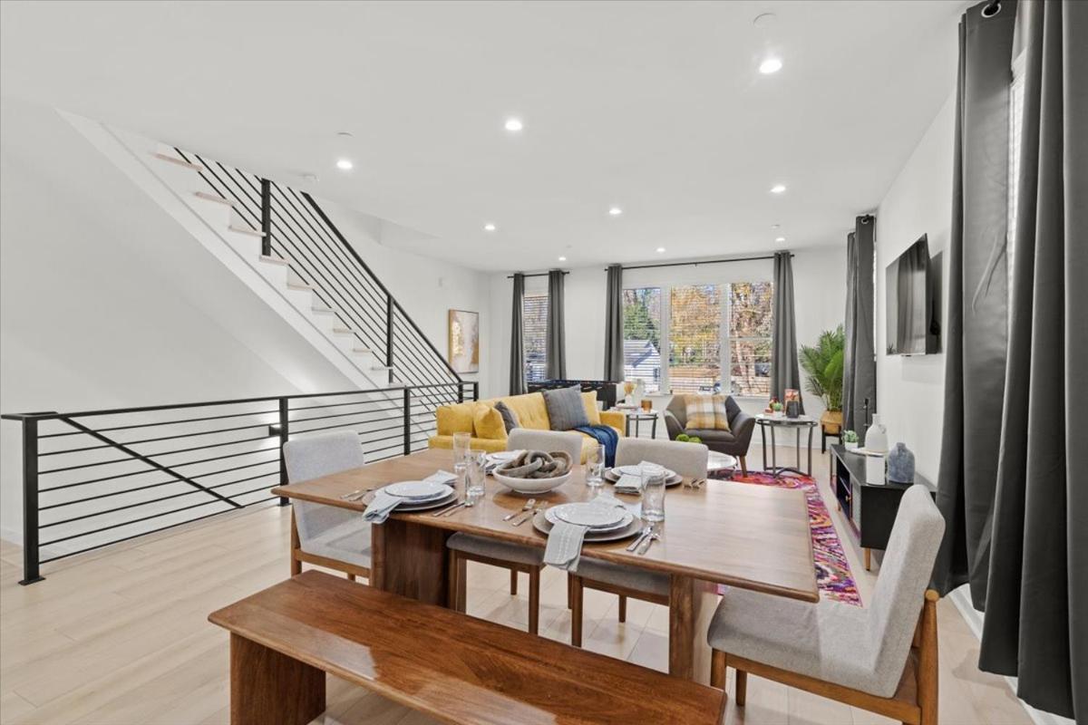 Stylish Modern 3br 3,5ba Townhouse In Charlotte