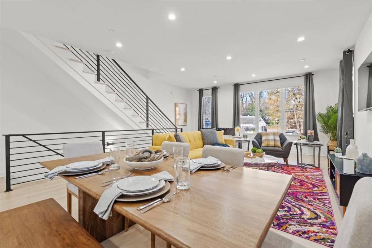 Stylish Modern 3br 3,5ba Townhouse In Apartment Charlotte