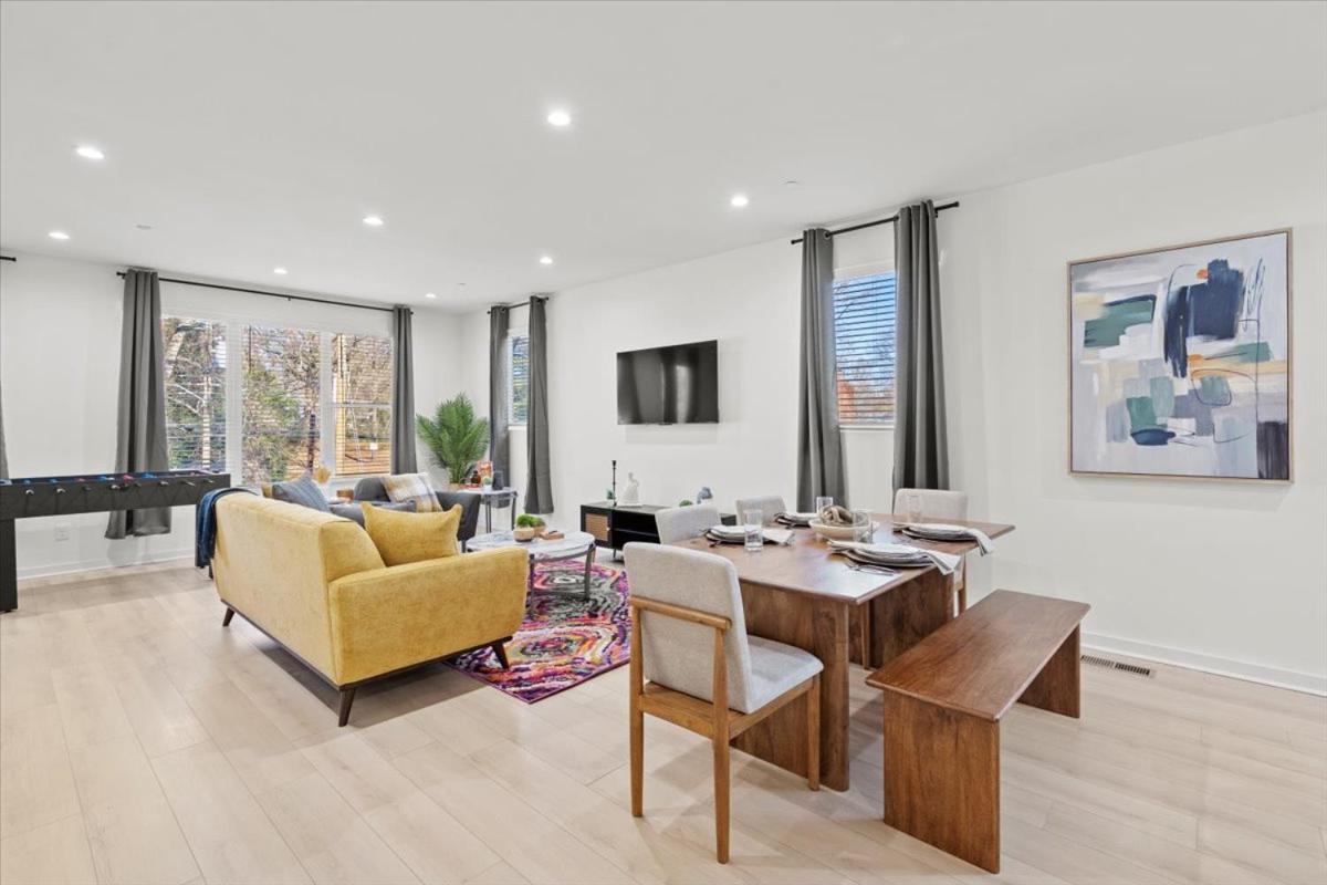 Stylish Modern 3br 3,5ba Townhouse In Charlotte