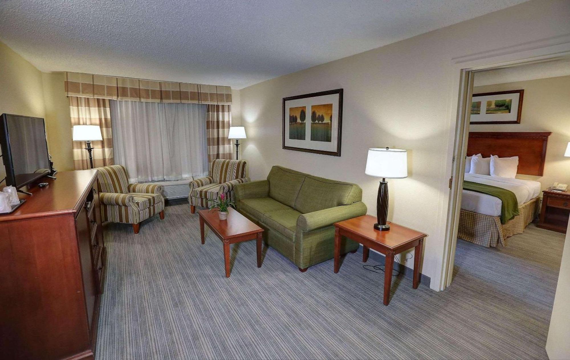 Country & By Radisson, I-85 Airport, Nc Hotel 2*