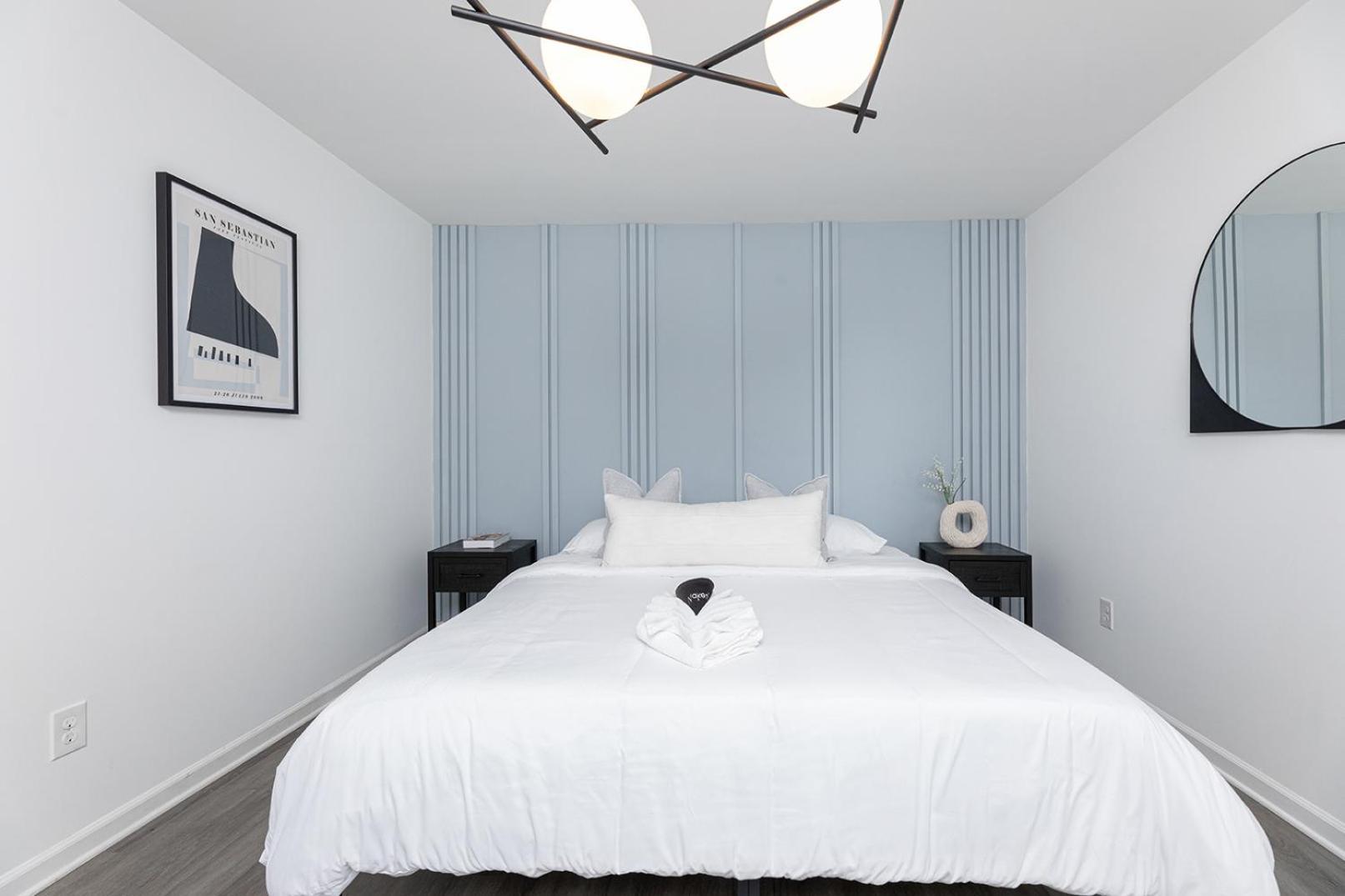 Large Modern King Beds Near Dwtn Patio * Charlotte