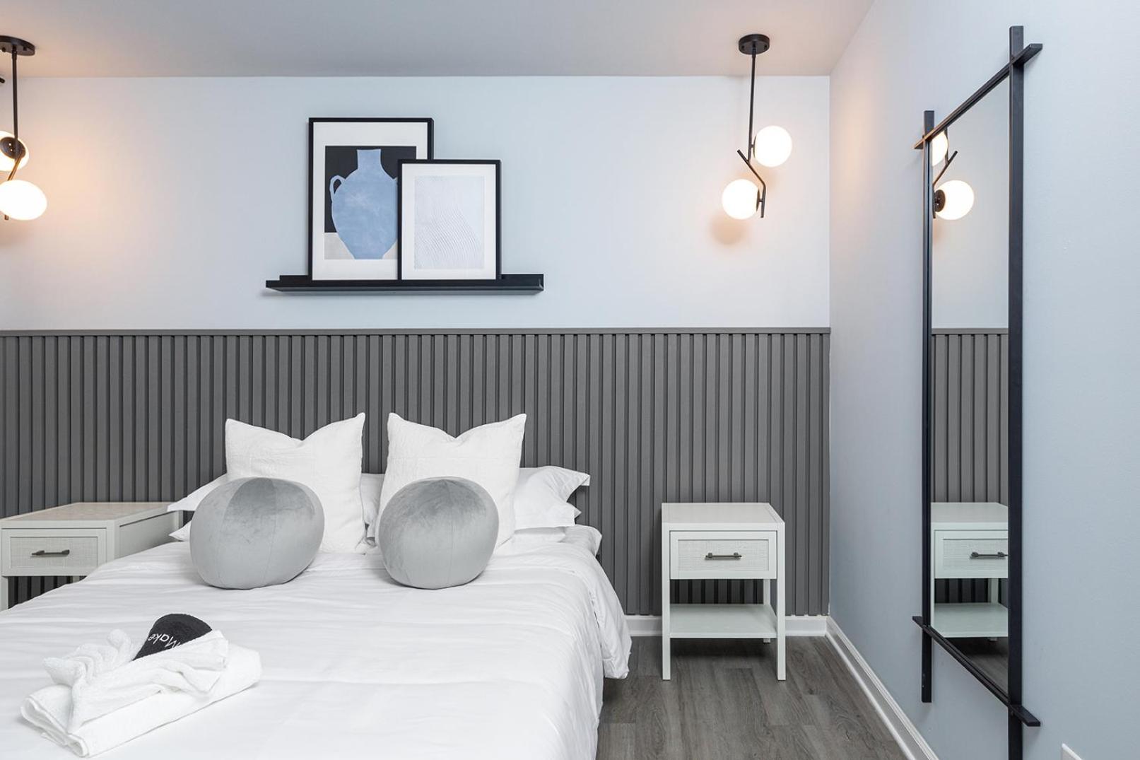 Large Modern King Beds Near Dwtn Patio *