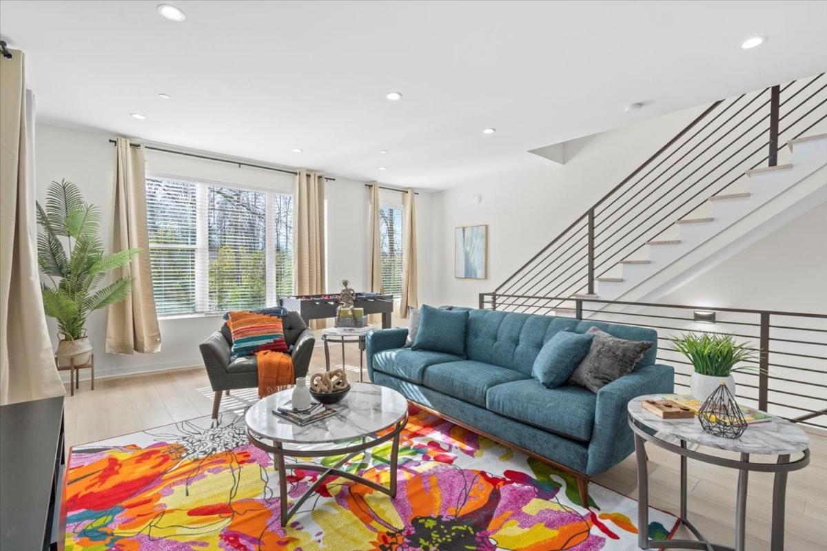 Elegant 3br3.5ba Modern Townhouse Apartment Charlotte