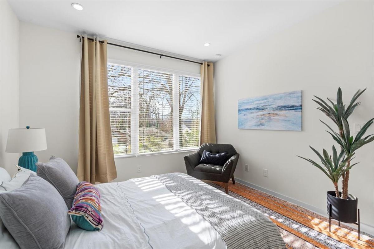 Elegant 3br3.5ba Modern Townhouse Apartment *