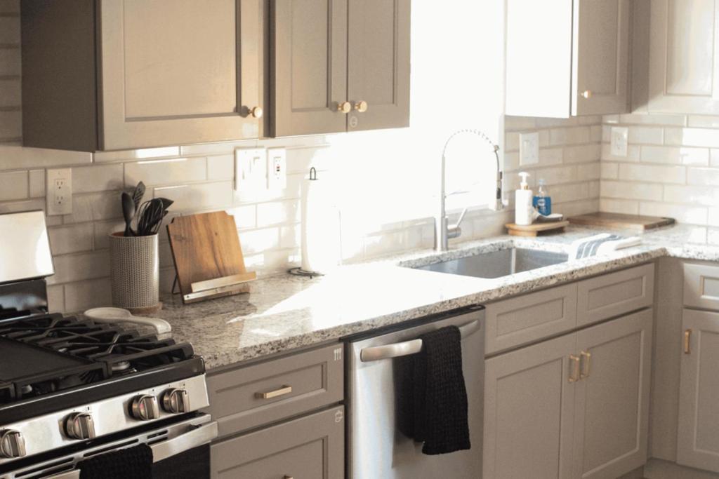 Vibrant 7 Mins From Uptown, King & Queen Bed - Queen Oasis * Charlotte