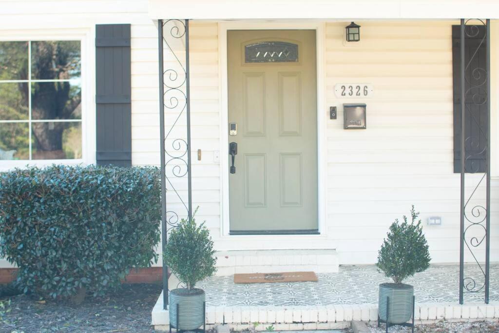 Vibrant 7 Mins From Uptown, King & Queen Bed - Queen Oasis *
