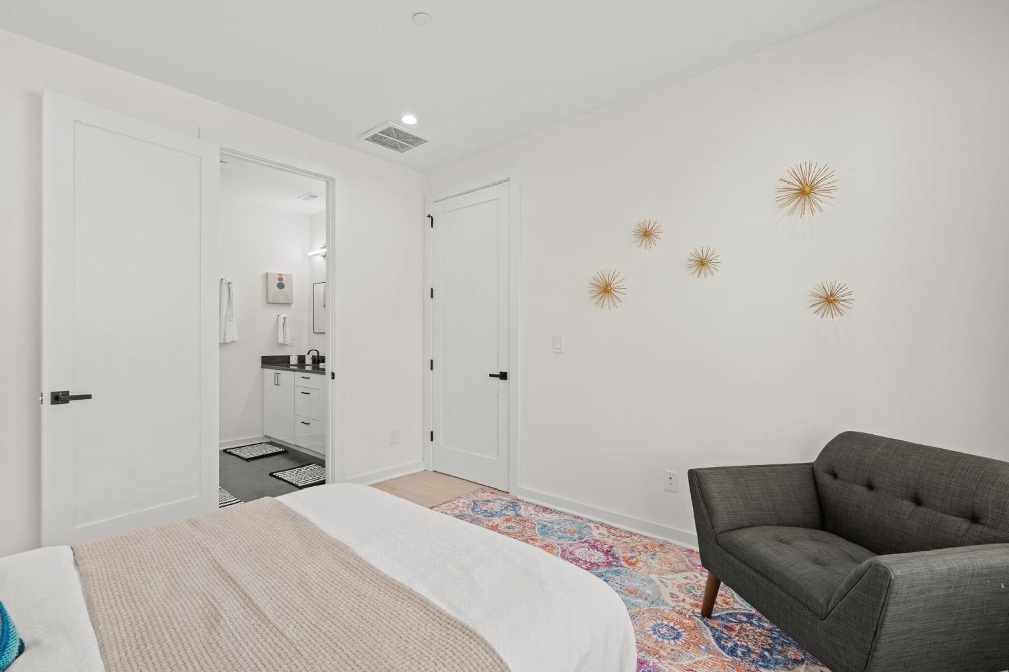 Stylish Modern 3br 3,5ba Townhouse In * Charlotte