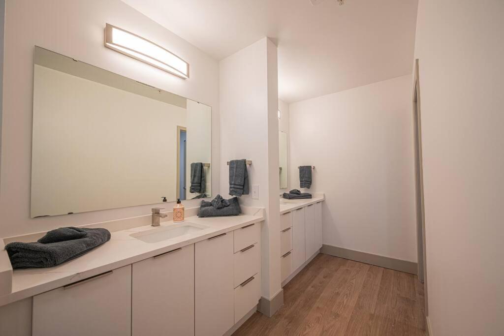 Qc Style And Comfort Apartment Charlotte