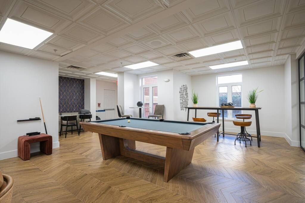 Qc Style And Comfort Apartment