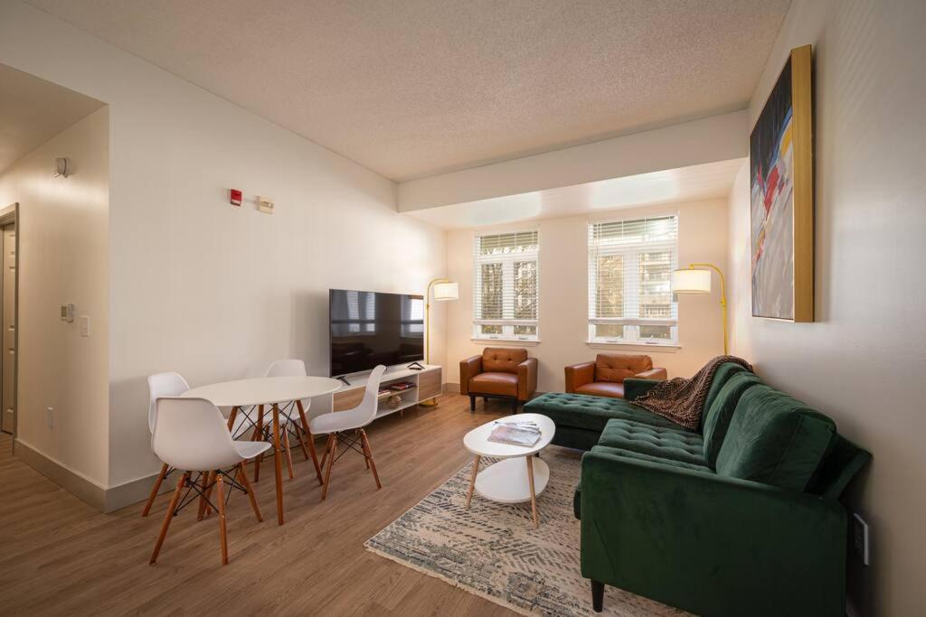 Qc Style And Comfort Apartment *