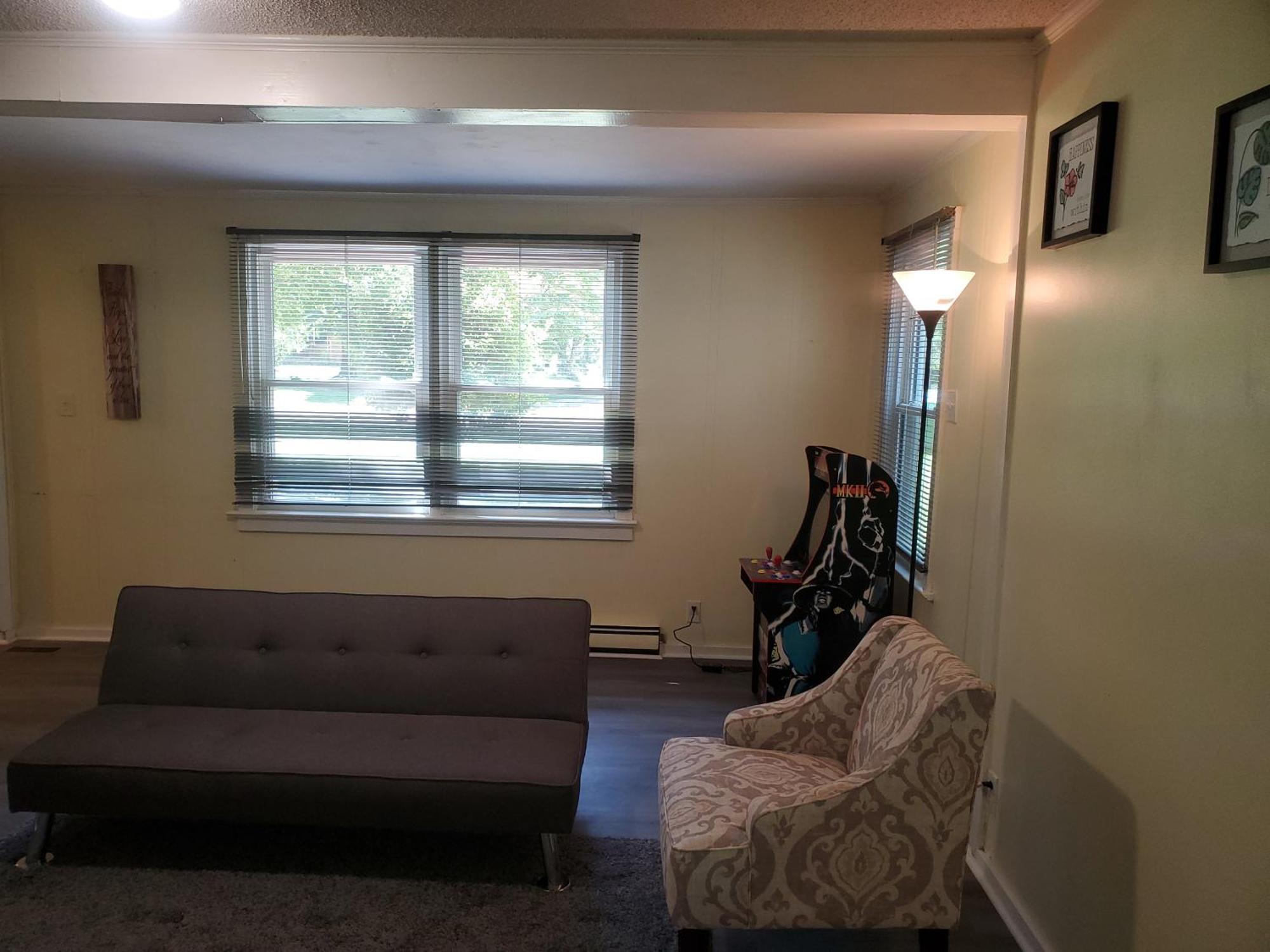Private Single Level Standalone House Large Lot - 3 Bedrooms *