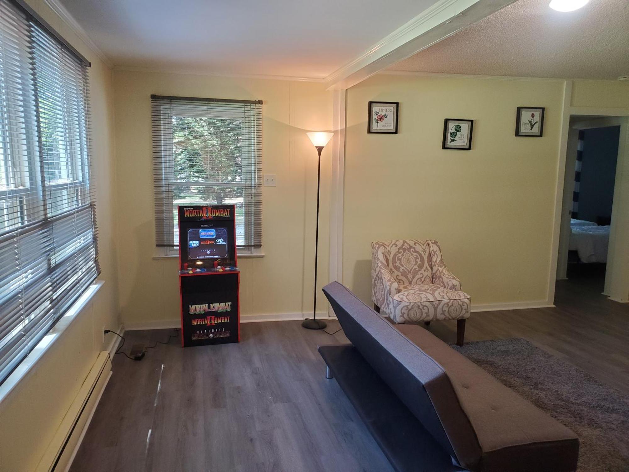 Private Single Level Standalone House Large Lot - 3 Bedrooms * Charlotte