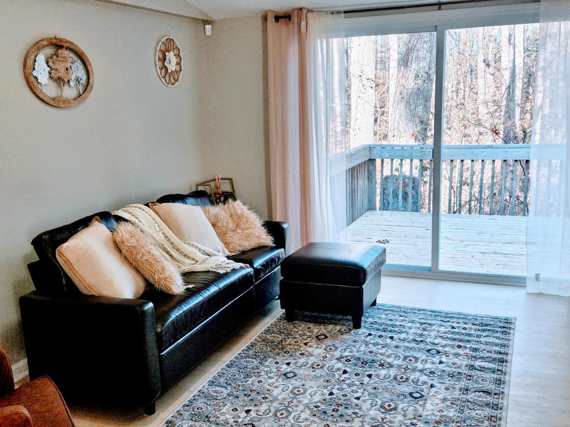 Da.luxe Mtn Island Area On 1.56 Acres *