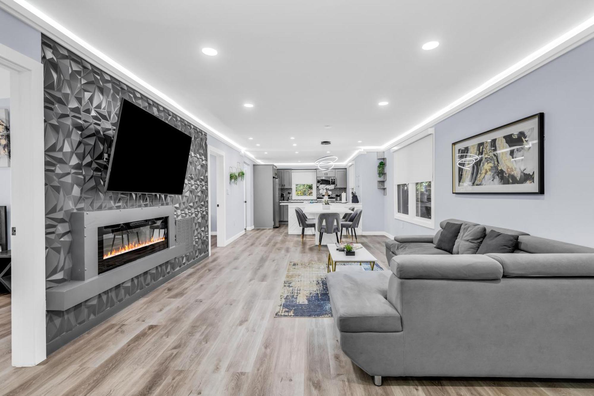 Luxury 3br House In *
