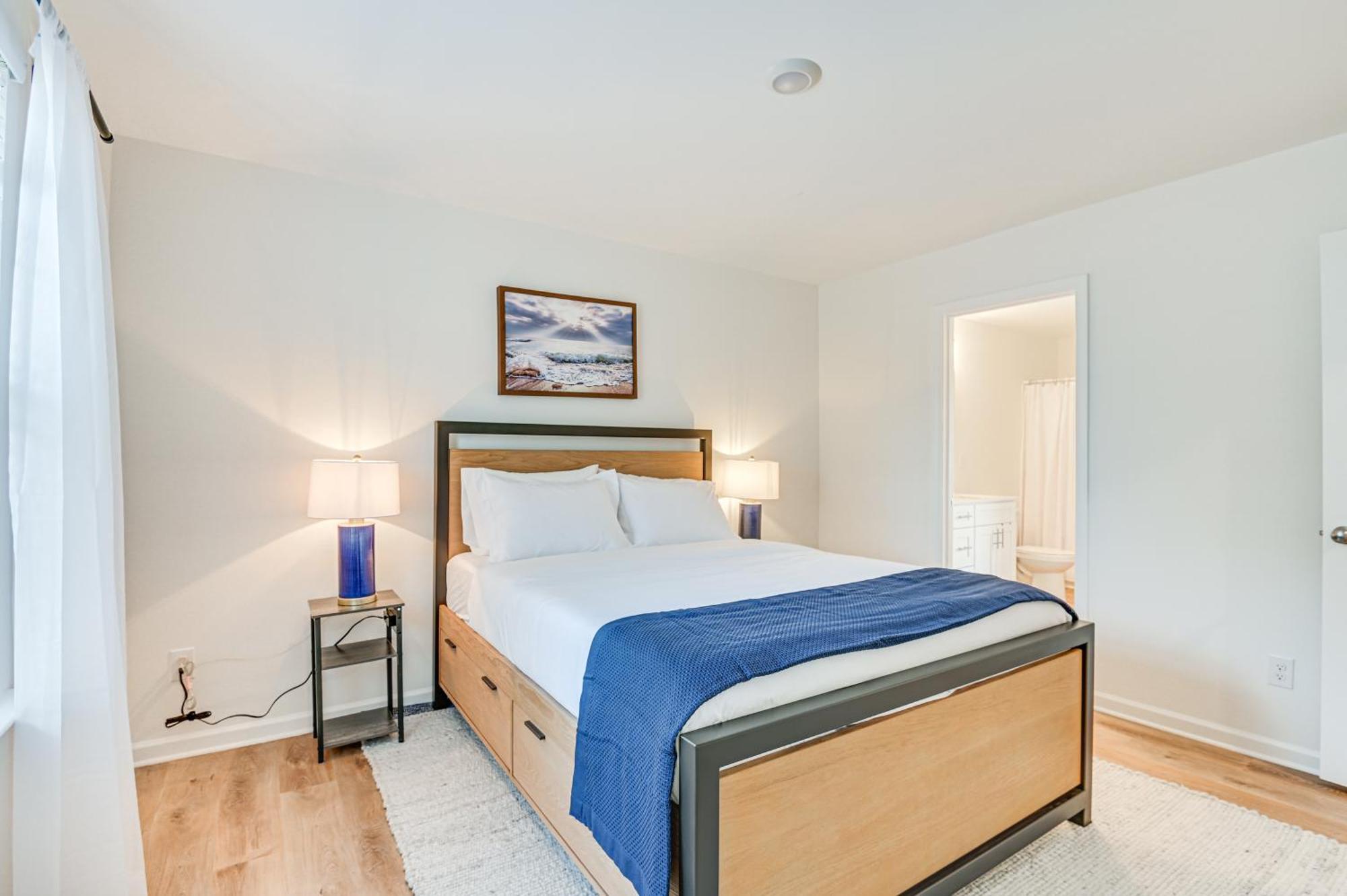 Charming Townhome 6 Mi To Downtown! * Charlotte
