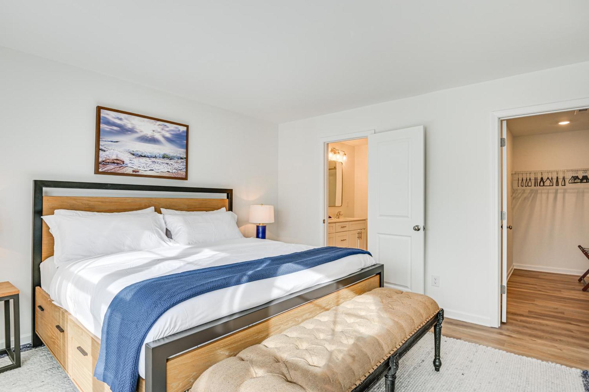 Charming Townhome 6 Mi To Downtown!