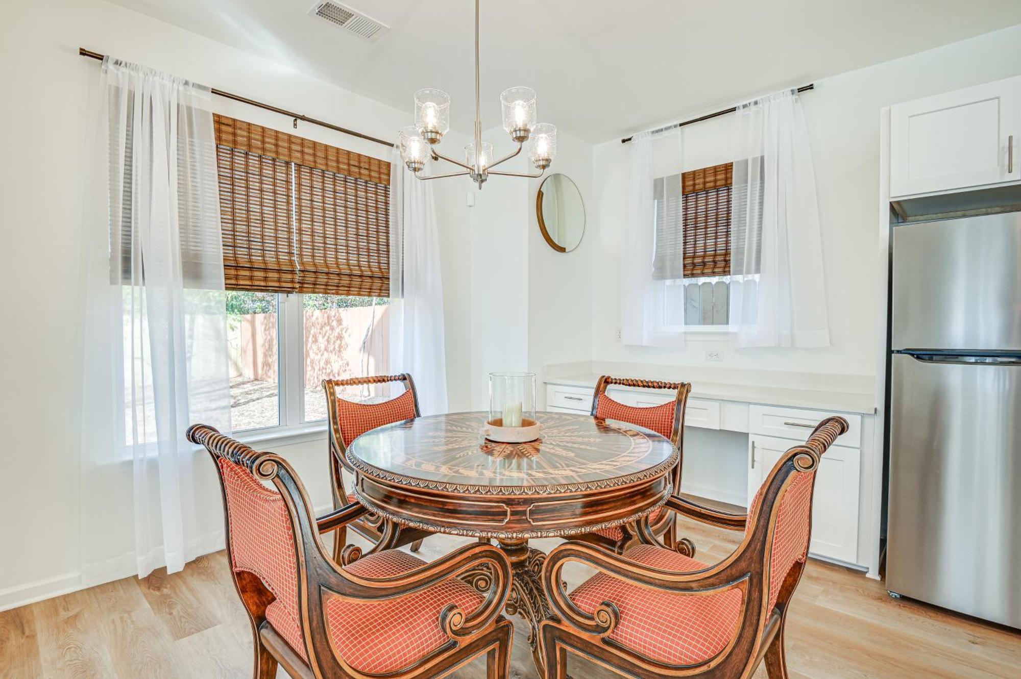 Charming Townhome 6 Mi To Downtown!
