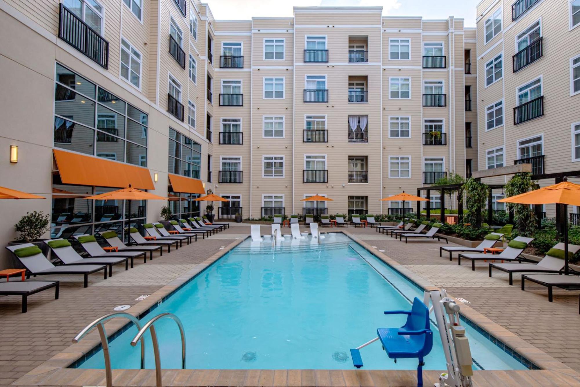 Apartment Spacious Luxury 2 Bedroom-2 Bath In Uptown With Balcony -80