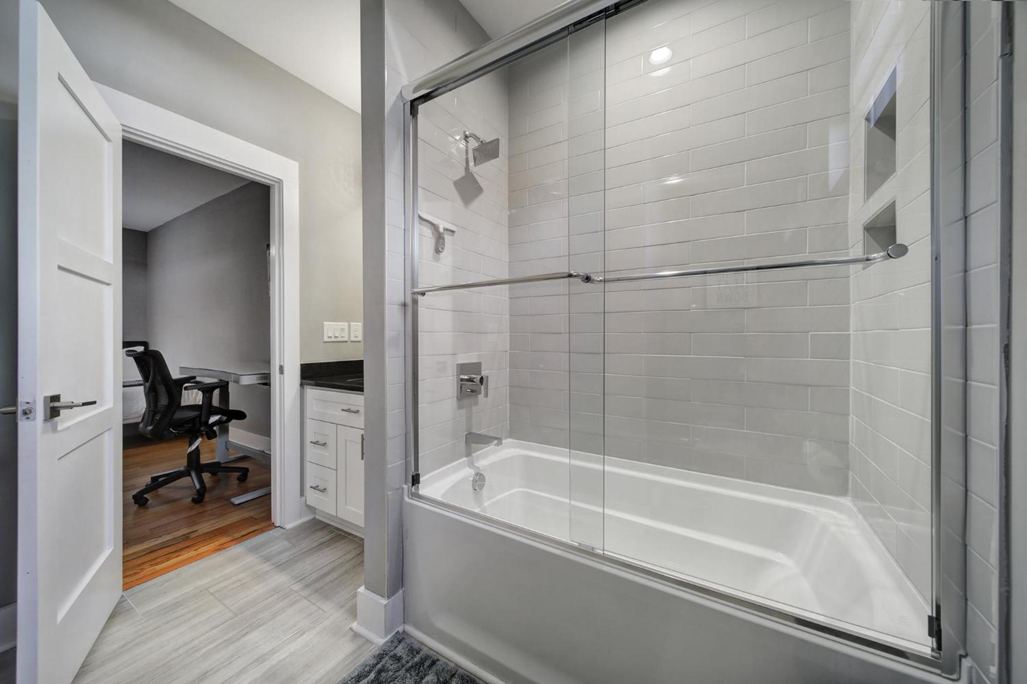 906 Westbrook B Views Rooftop Hot Tub And Short Walk To Stadium Holiday home