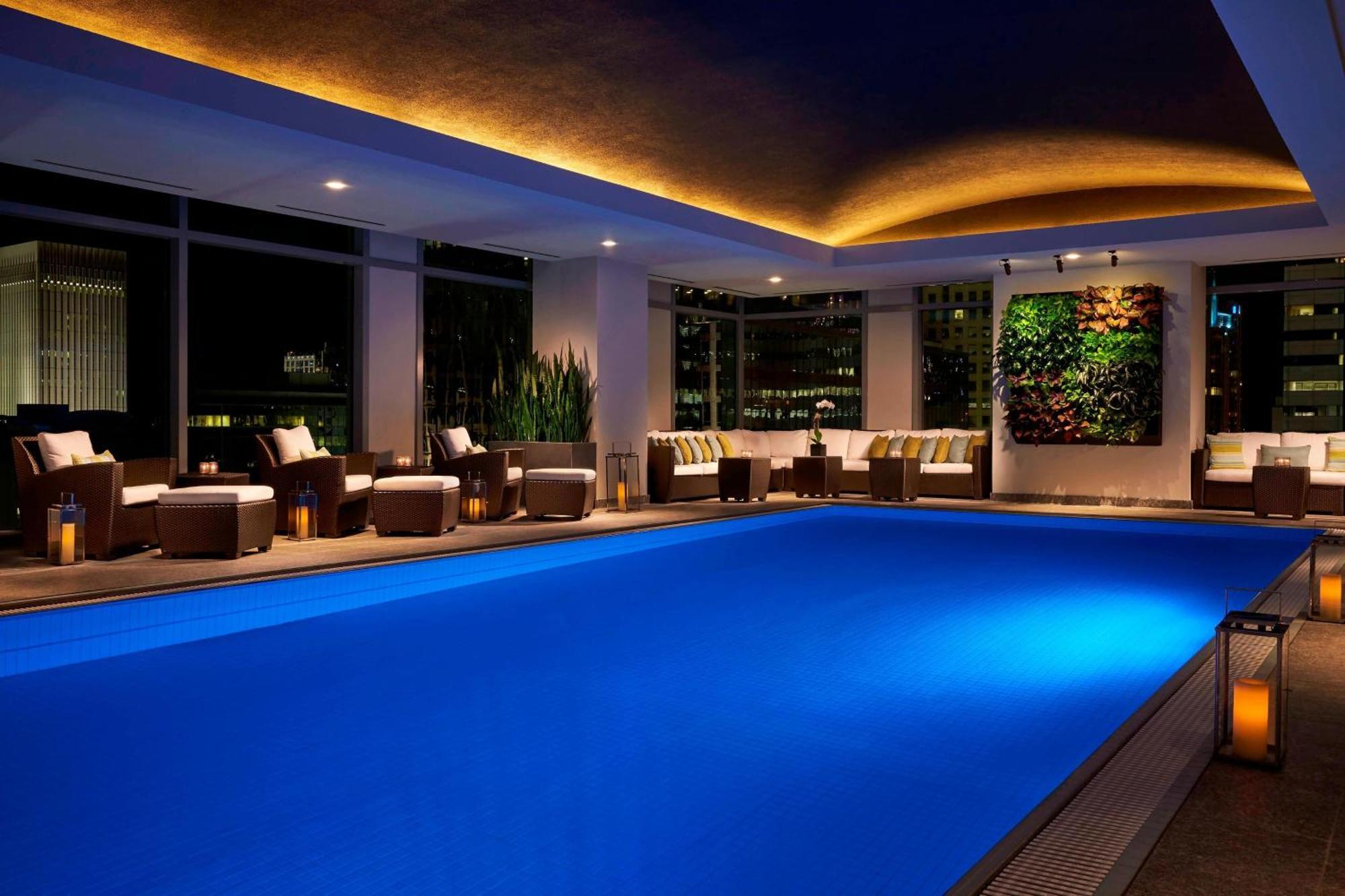 The Ritz-carlton,