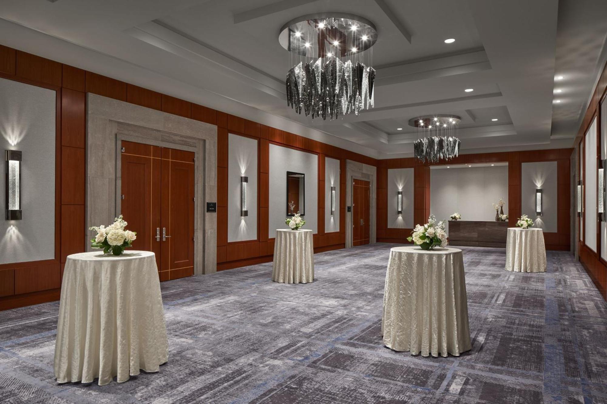 The Ritz-carlton, Hotel