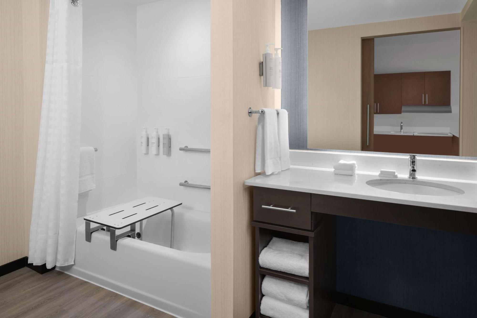 Hotel Homewood By Hilton Uptown First Ward 3*