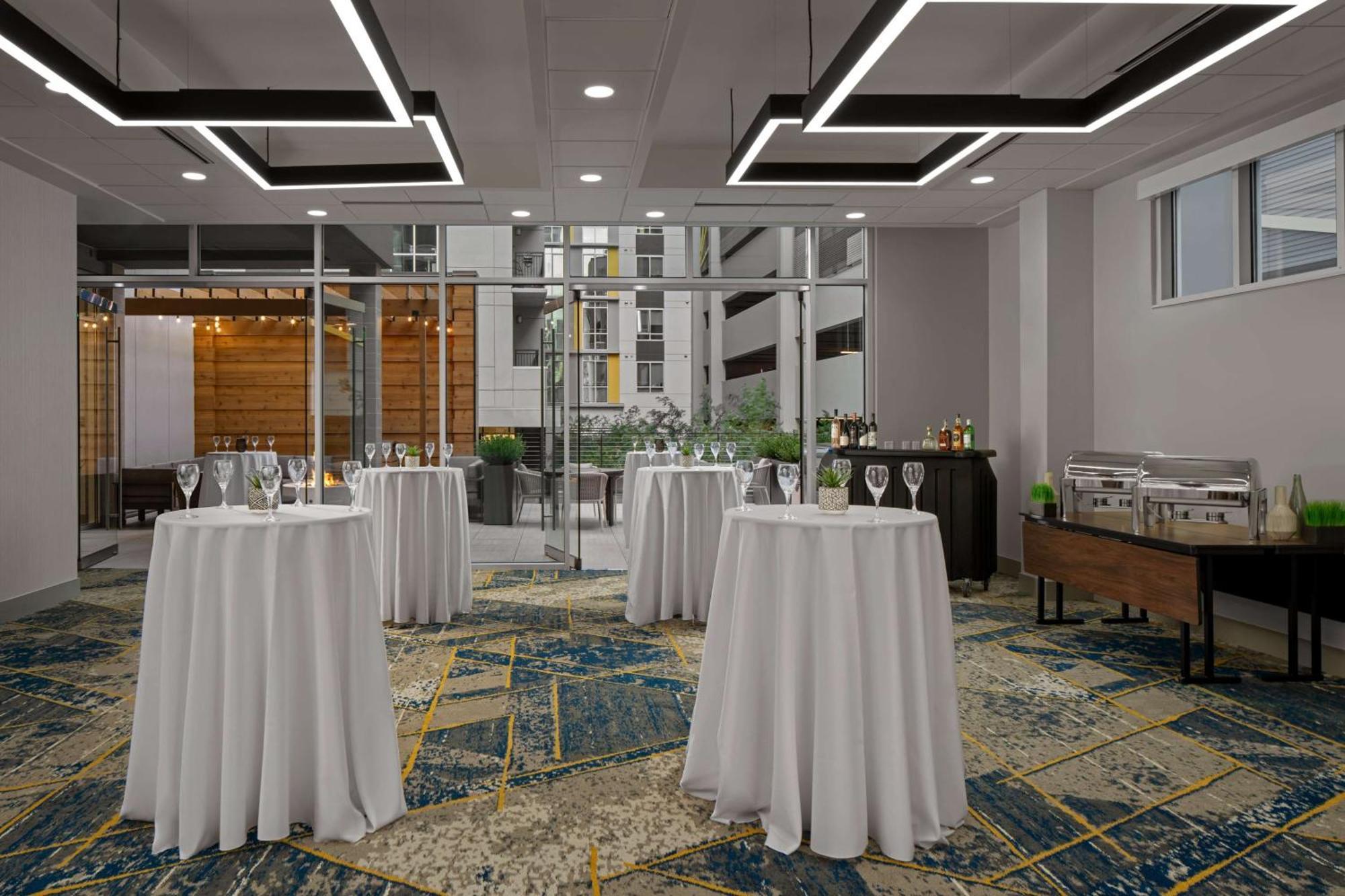 Hotel Homewood By Hilton Uptown First Ward