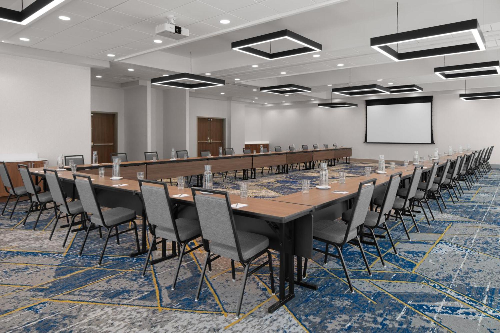 Hotel Homewood By Hilton Uptown First Ward 3*