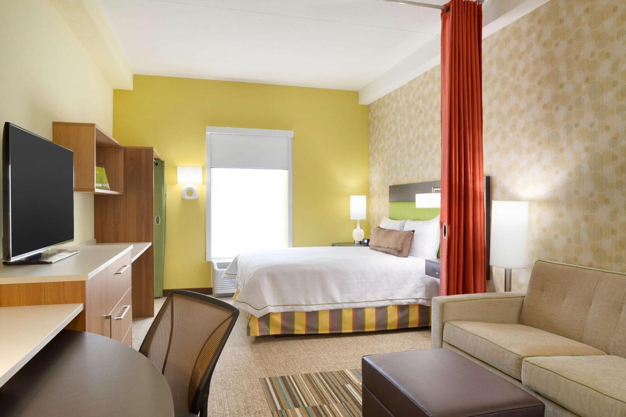 Hotel Home2 By Hilton Airport