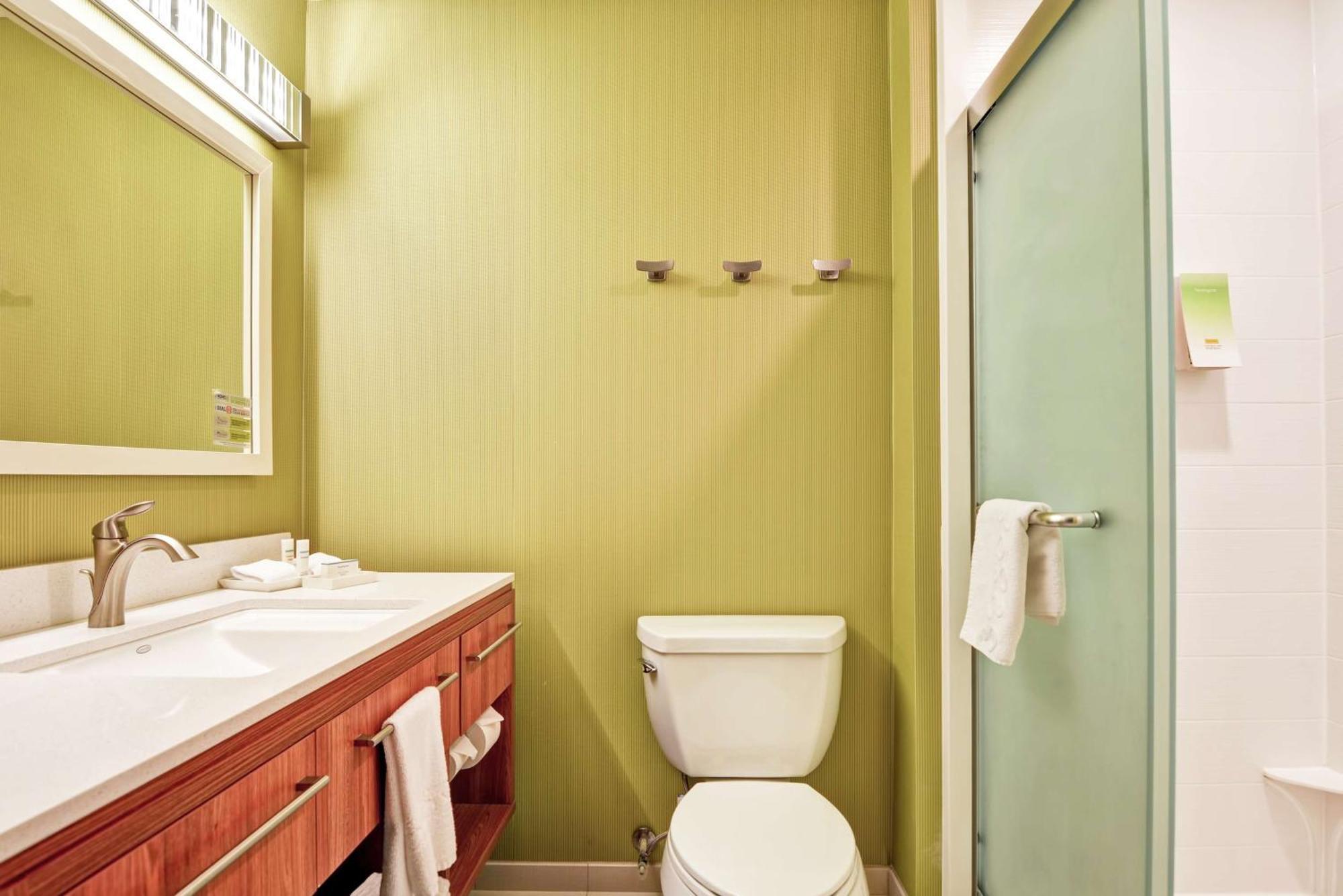 Hotel Home2 By Hilton Airport 3*