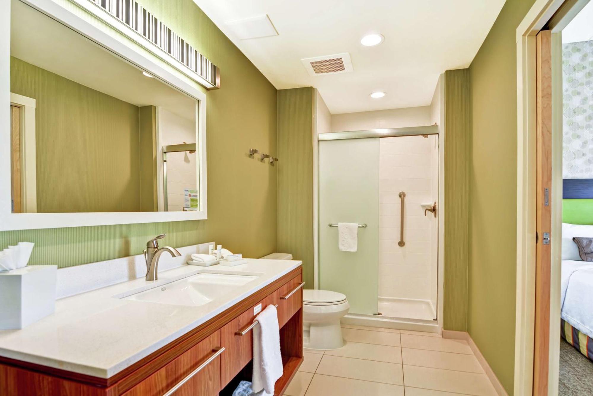 Hotel Home2 By Hilton Airport 3*