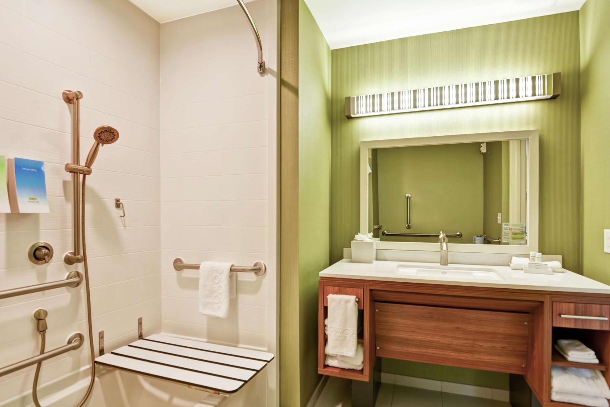 Home2 By Hilton Airport Hotel 3*