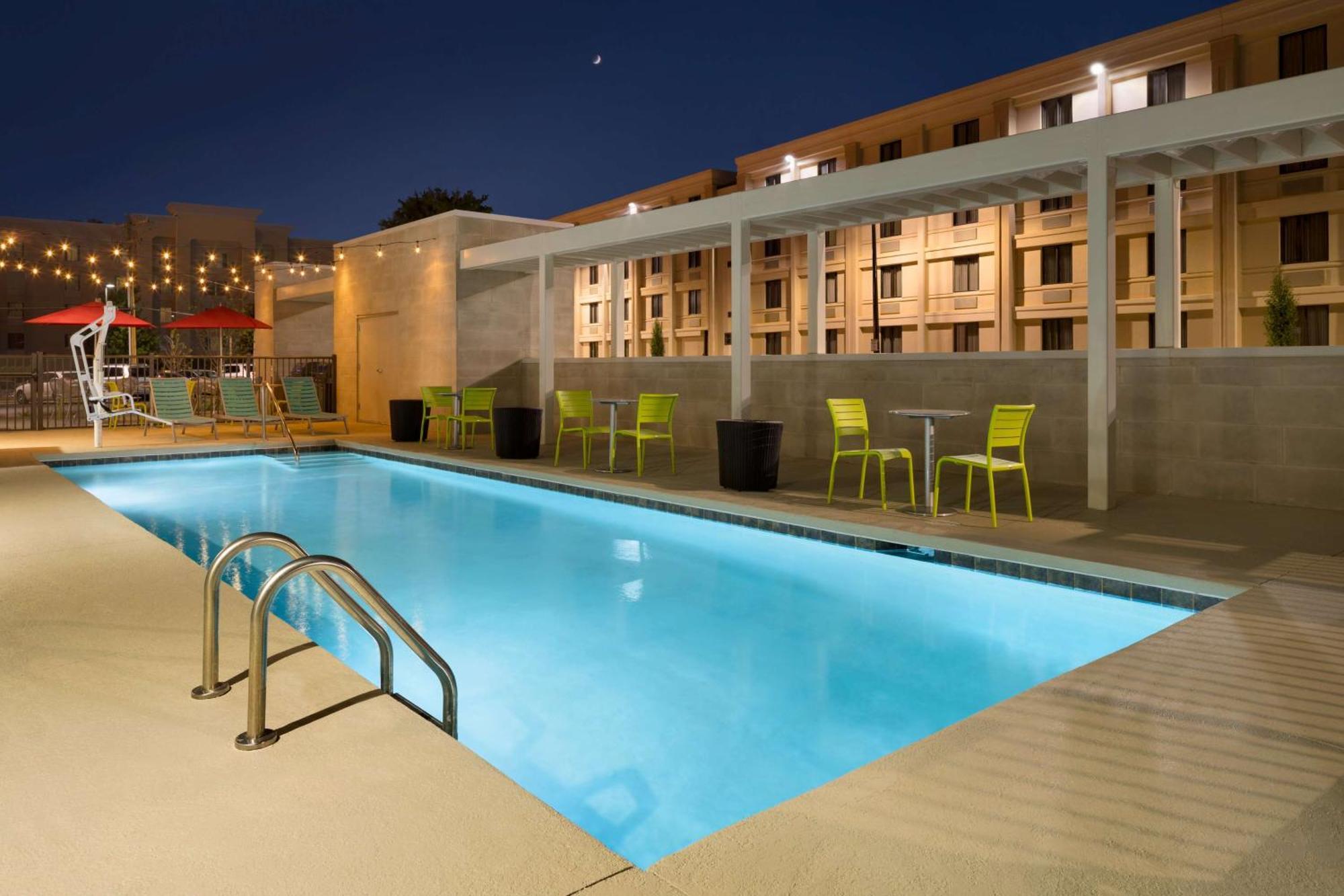 Home2 By Hilton Airport 3*