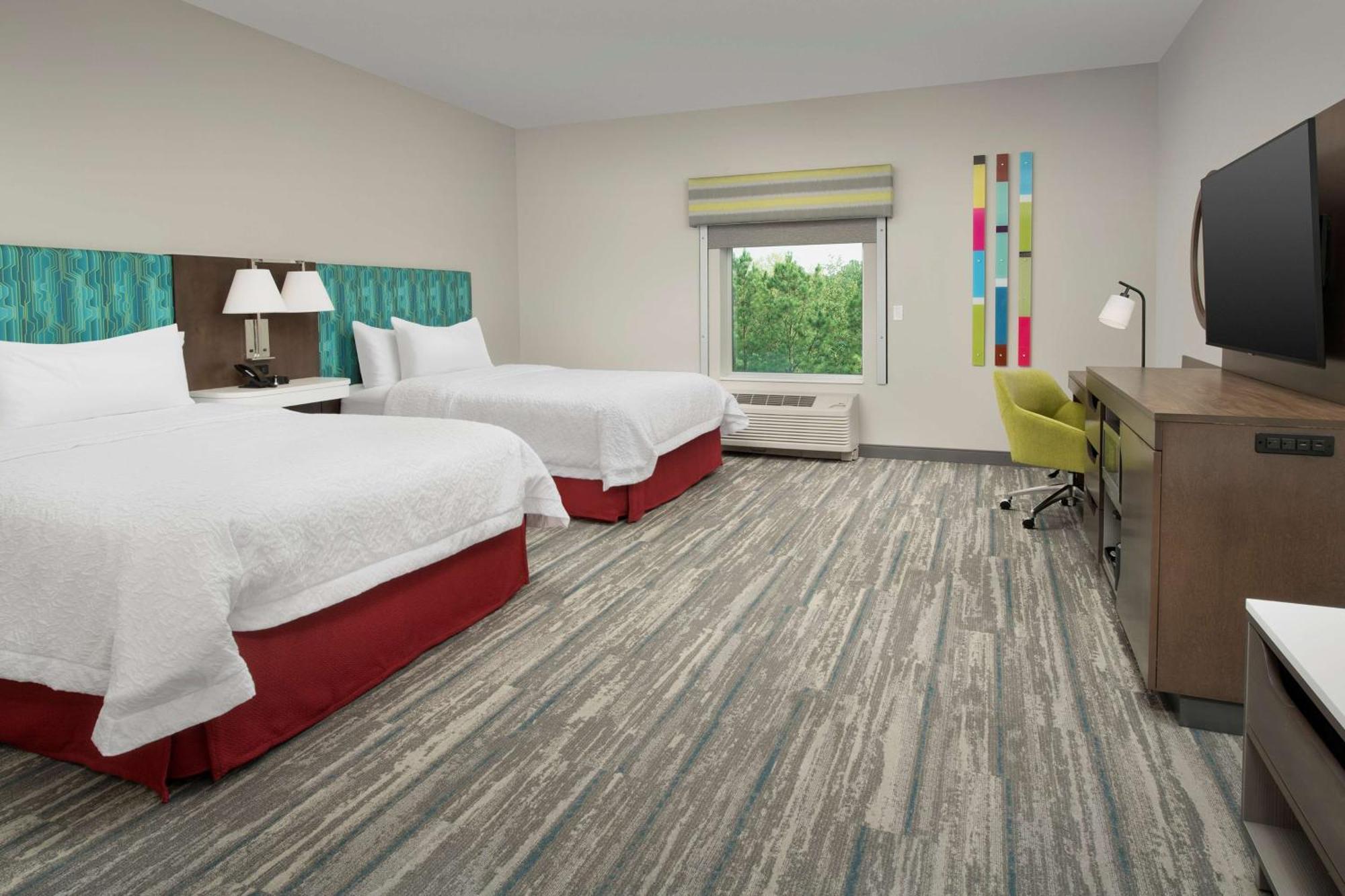 Hampton & Airport Pointe Hotel