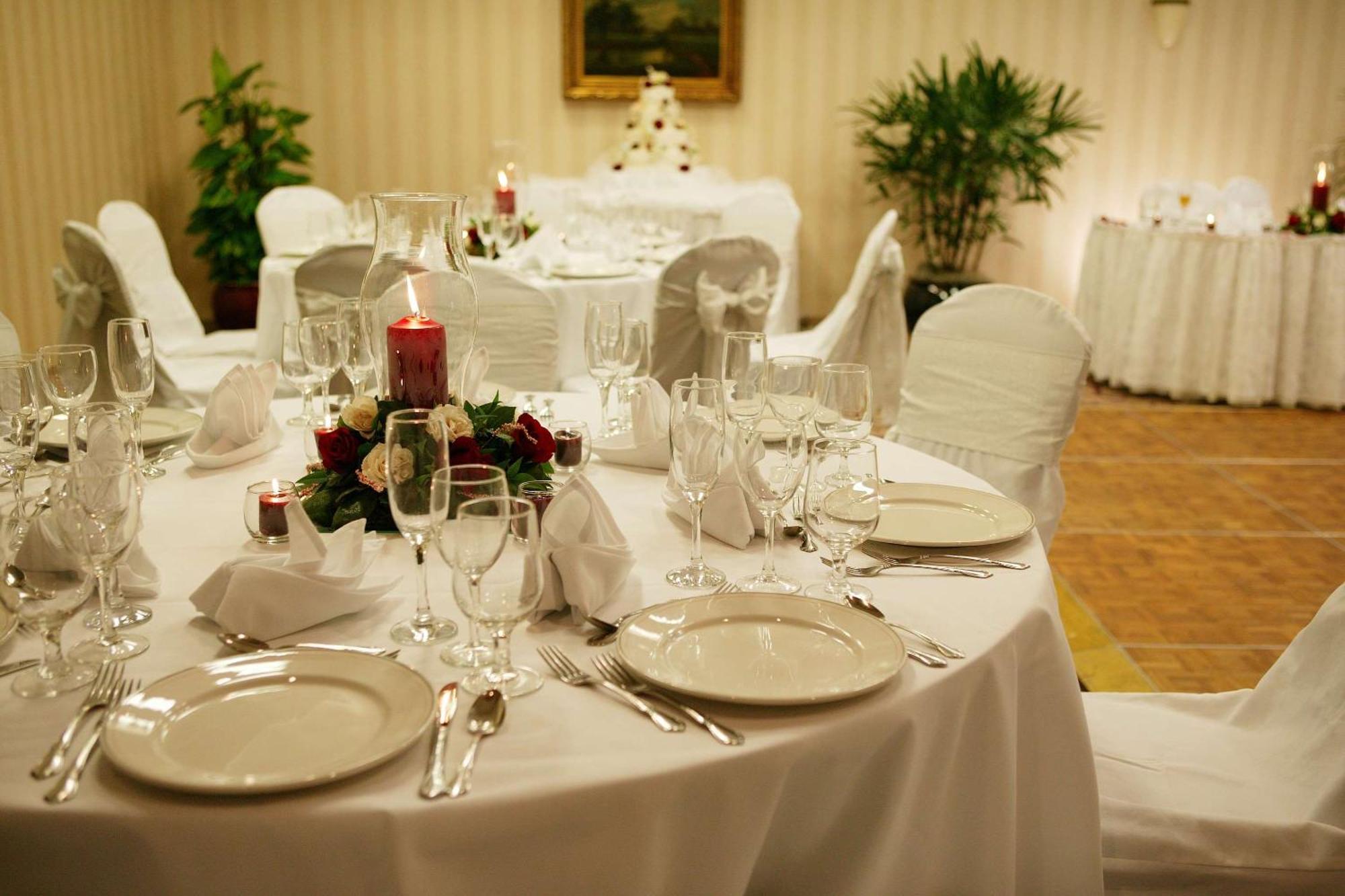 Doubletree By Hilton Airport 4*