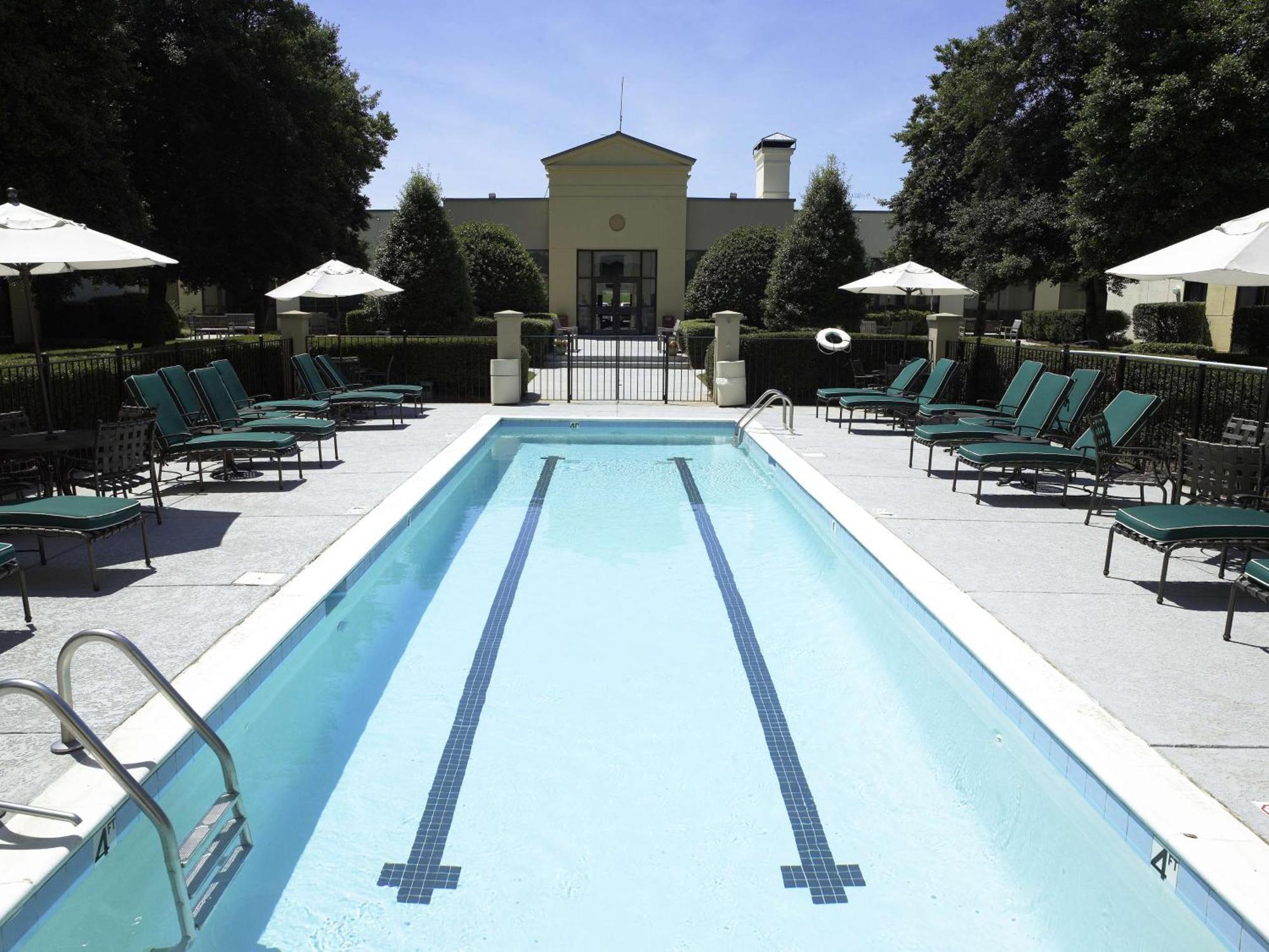Doubletree By Hilton Airport 4*