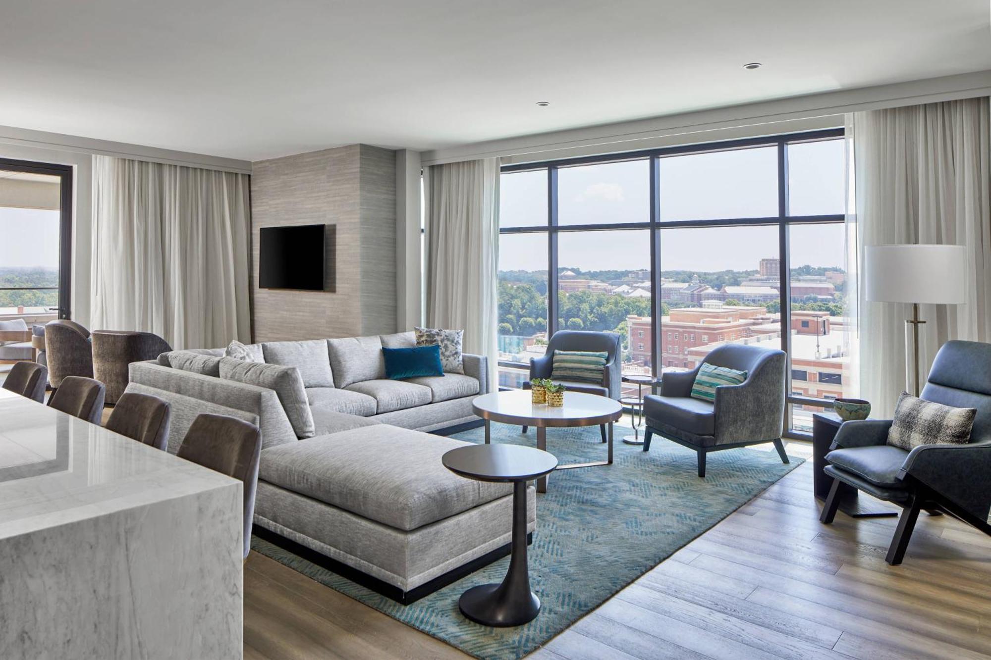 Unc Marriott & Conference Center Hotel 3*