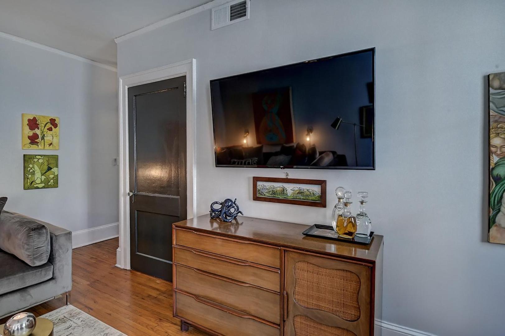 The Collection Clt: Lamar Avenue