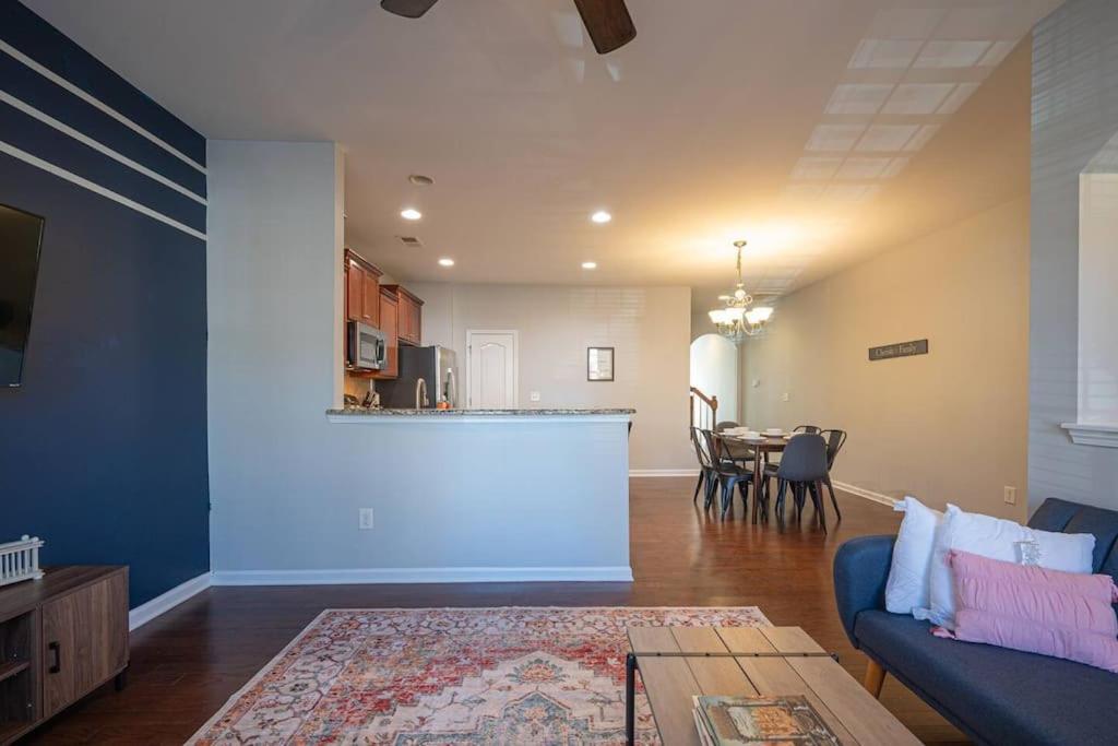 Apartment 3bdrm W/ Kingbed_pool_wi-fi-private Charlotte