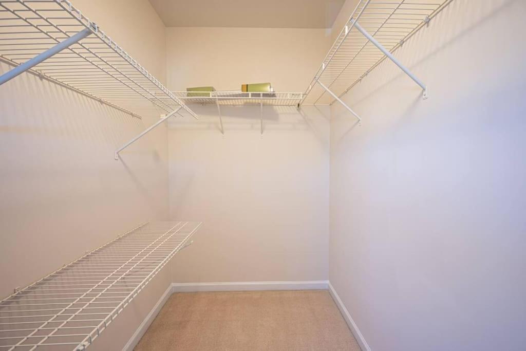 3bdrm W/ Kingbed_pool_wi-fi-private * Charlotte