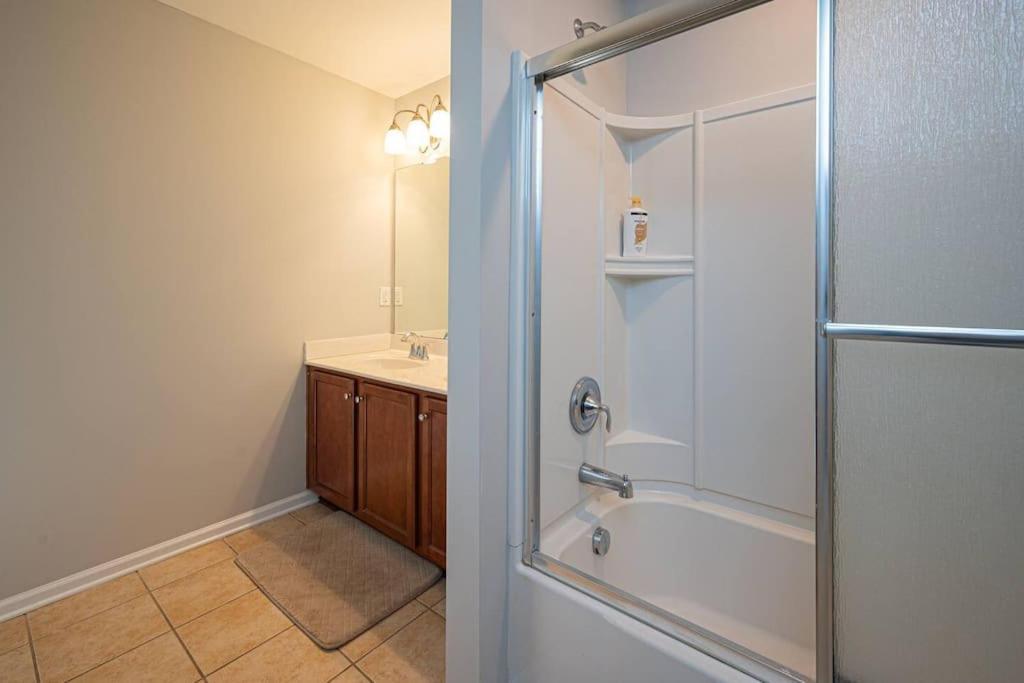 3bdrm W/ Kingbed_pool_wi-fi-private