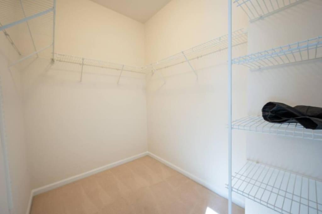 3bdrm W/ Kingbed_pool_wi-fi-private Apartment *