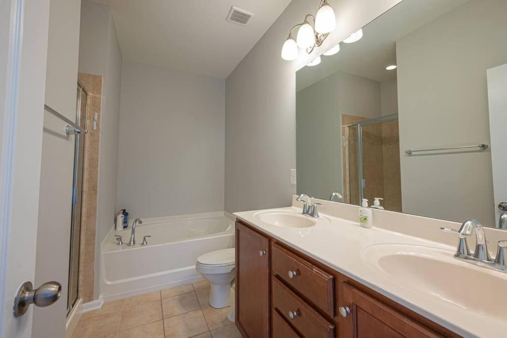 Apartment 3bdrm W/ Kingbed_pool_wi-fi-private