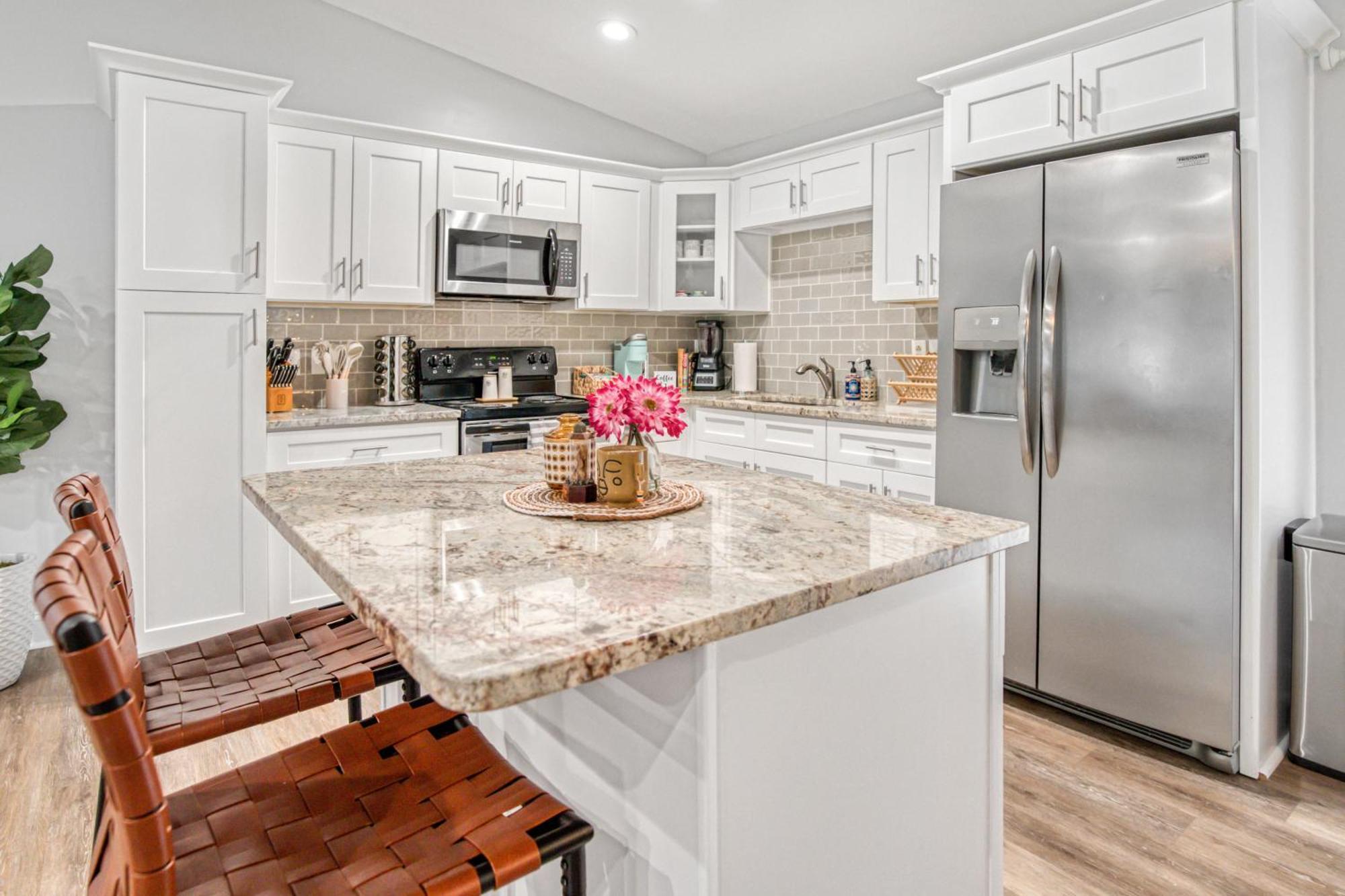 Vibrant South Clt Oasis, 3brs, Patio, Fire Pit Holiday home Charlotte