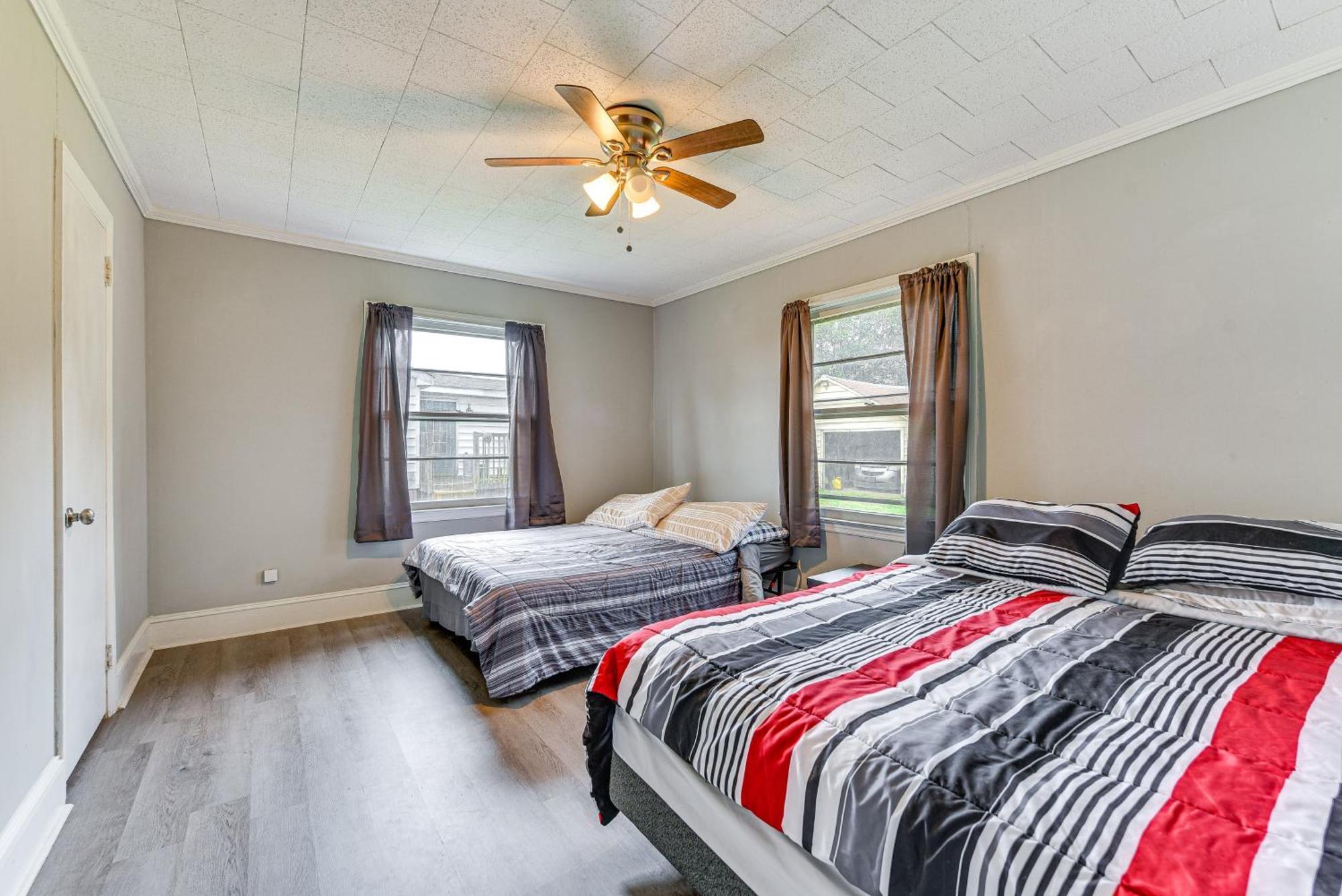 Holiday home Cozy With Fire Pit About 6 Mi To Uptown! Charlotte