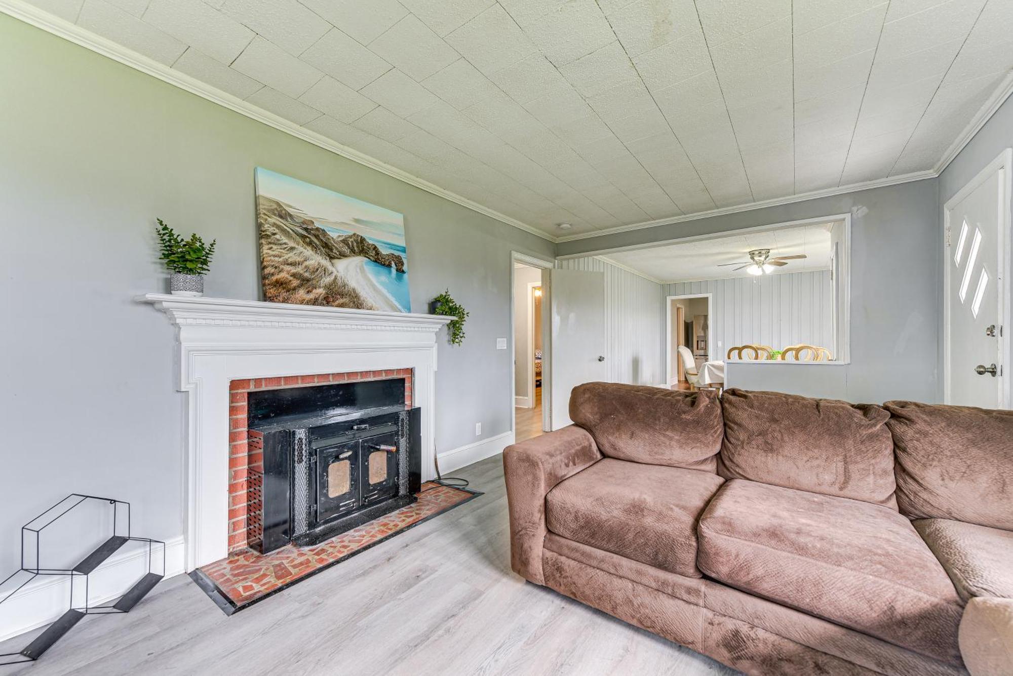 Holiday home Cozy With Fire Pit About 6 Mi To Uptown! *
