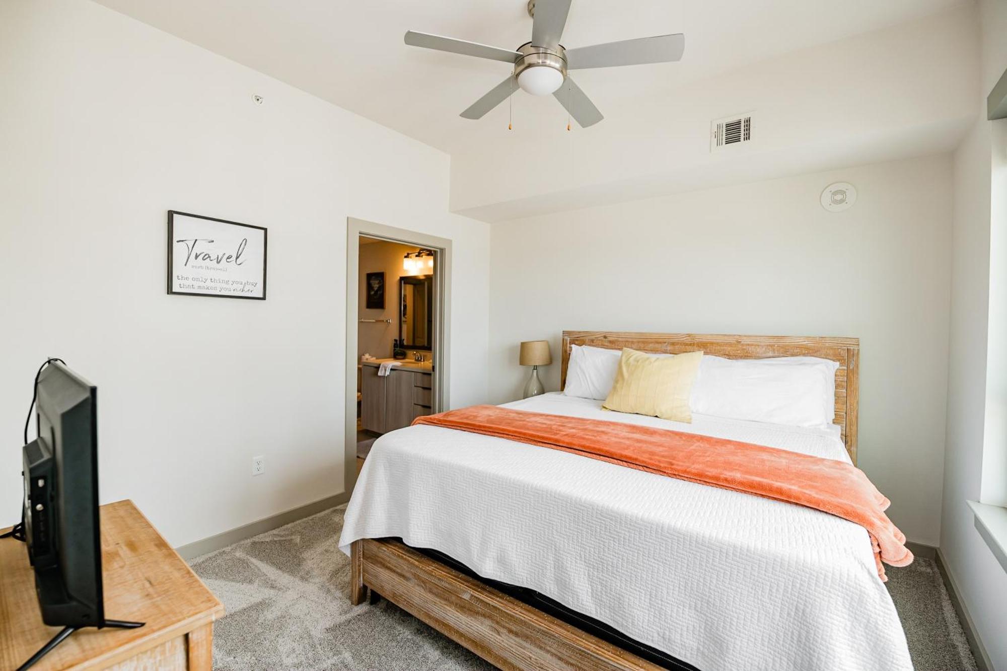 Apartment Uptown Fully Furnished 2br Apts *