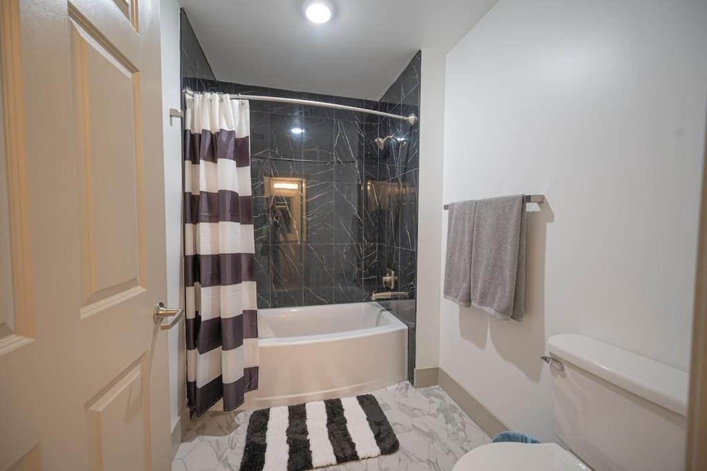 Regal Living Apartment Charlotte